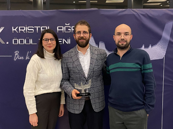 Teyit,  ODTÜ’den “Yılın Yeni Nesil Medya Girişimi” ödülünü aldı