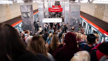 Moskova Metrosu 90. yıldönümünü kutluyor