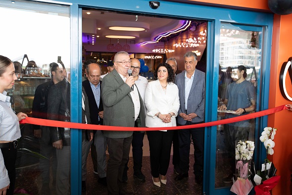 Kahveyle teknolojiyi birleştiren yerli marka, servis robotlarıyla Balıkesir’de!